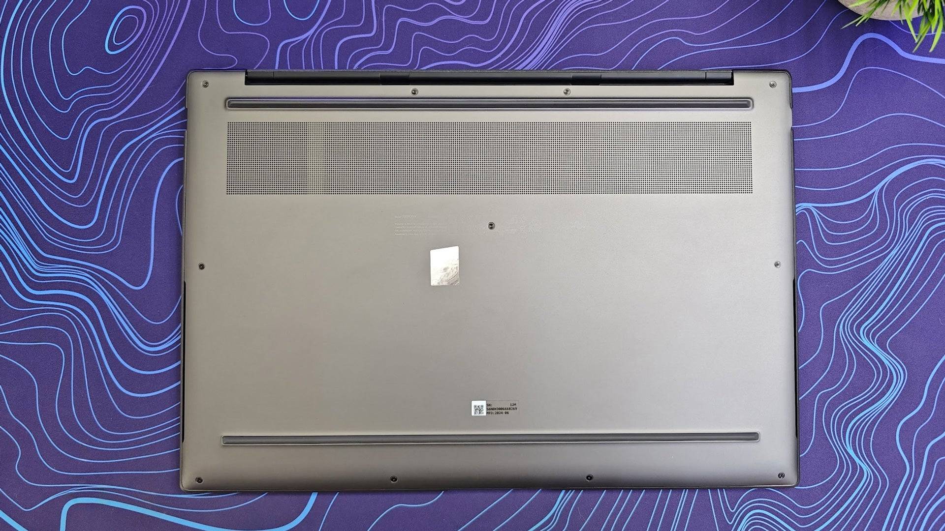華碩Zenbook S 16